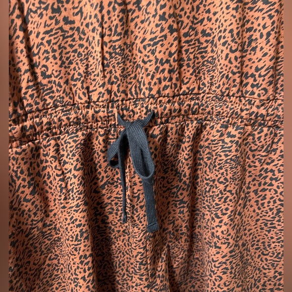 NWT: Amazon Essentials Cheetah Terry Fleece Romper Size XL - Picture 4 of 8